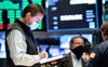 Phố Wall trái chiều, Nasdaq tiếp tục bị bán mạnh