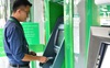 Thẻ ATM chưa chuyển đổi có được giao dịch?