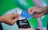 Thẻ ATM gắn chip: Cách sử dụng phức tạp không, rút tiền ở đâu, có bắt buộc phải đổi thẻ?