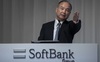 Tai họa dồn dập, cổ phiếu SoftBank của tỷ phú