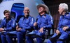 Jeff Bezos cảm ơn công nhân của Amazon vì 'đã trả tiền' cho chuyến bay vào vũ trụ của mình