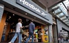 Adidas bán cắt lỗ Reebok