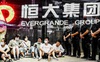 Tuần định mệnh của Evergrande: Các ngày lễ của Trung Quốc dồn áp lực lên đồng tệ