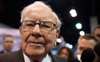 Warren Buffett chỉ ra sai lầm lớn nhất về tiền bạc mà ai cũng mắc phải, và 1 động tác đơn giản sẽ giải quyết được vấn đề