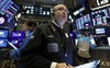 Số liệu việc làm mới công bố gây thất vọng, Dow Jones giảm hơn 600 điểm