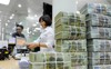 Ngân hàng tuần qua: Nhiều nhà băng tăng lãi suất huy động lên 10%, giá USD tự do mất mốc 25.000 đồng