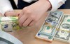 Giá USD tại ngân hàng và “chợ đen” cùng lao dốc