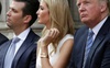 Ông Donald Trump và hai con buộc phải đối mặt