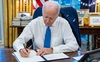 Tổng thống Biden ban bố lệnh trừng phạt, EU thề sẽ có các biện pháp bổ sung sau động thái của Nga với miền đông Ukraine