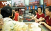 Giá vàng trong nước bỏ xa giá thế giới: Cách nào thu hẹp chênh lệch?