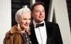 Elon Musk giúp mẹ đầu tư chứng khoán từ năm 14 tuổi