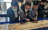Ông lão đem tranh cổ đi đấu giá, phá kỷ lục về giá thi họa Trung Quốc vì 1 điểm đặc biệt