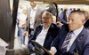 Tận dụng thời điểm thị trường năng lượng thăng hoa, Warren Buffett không tiếc tay gom thêm cổ phiếu dầu khí