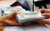 NHNN tiếp tục nâng giá bán USD, tỷ giá tại ngân hàng vượt mốc 23.500 đồng