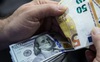 USD mạnh, Euro yếu: Ai lợi, ai thiệt?