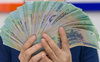 Thưởng tết trăm triệu, lại không có thời gian tiêu, Banker đành gửi lại tiền cho ngân hàng