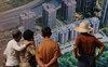 Chuyện ông giám đốc cùng anh nhân viên đi mua nhà: Còn chần chừ không dám mạo hiểm chẳng khác gì dâng cơ hội làm giàu cho người khác