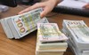 Giá USD ngân hàng quay đầu lao dốc, ngược chiều với USD