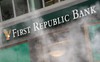 Một ngân hàng vừa được Fed và JPMorgan 'bơm' vốn, cổ phiếu vẫn giảm 70%: Giới đầu Mỹ lo sợ nhiều trường hợp khác như SVB sắp xảy ra