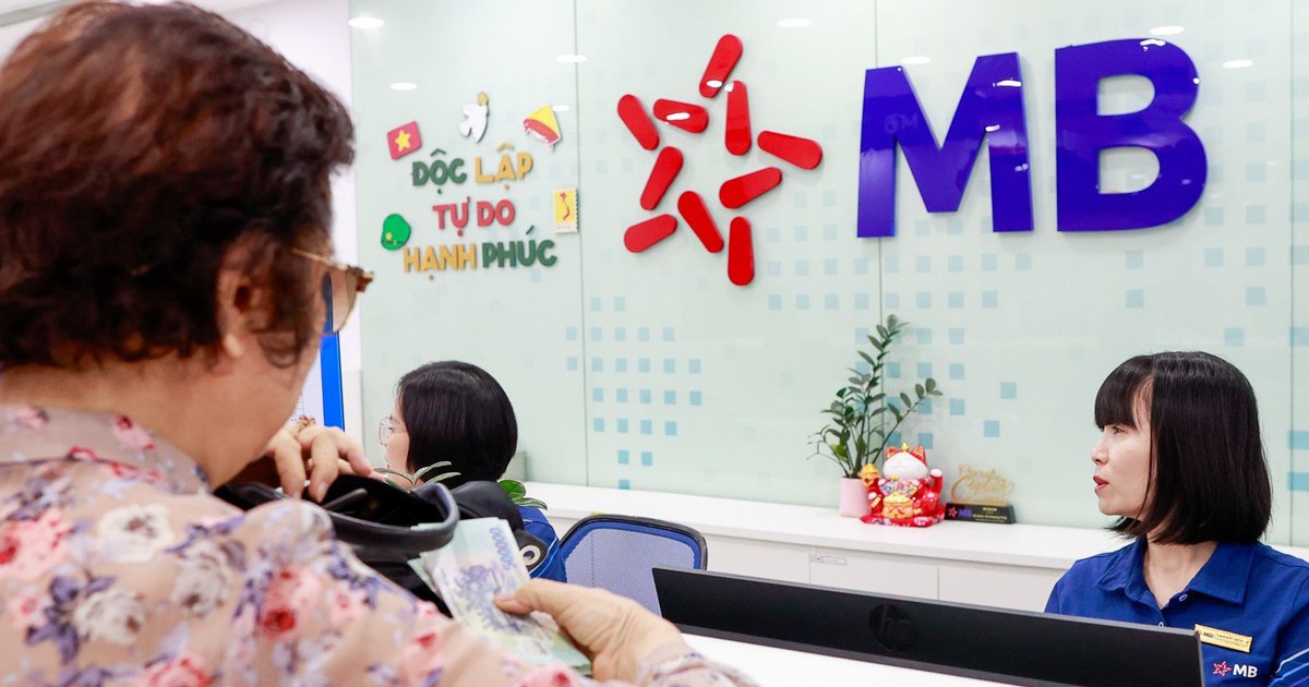 Ngày 22/10, gửi 100 triệu đồng tại 7 ngân hàng nhận bao nhiêu tiền lãi sau 24 tháng?