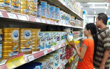 Sữa ngoại lại tinh vi “lách” luật, tăng giá bán