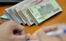 Tăng lương công chức, viên chức lại "lôi" theo nhiều đối tượng khác