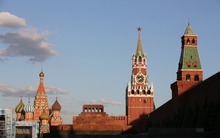 Giá dầu giảm lại khiến đồng ruble lao đao