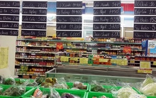 Xăng dầu giảm giá mạnh, giá thực phẩm rục rịch giảm theo