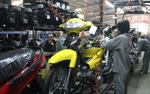 Hãng xe đổi chiêu, xe máy đồng loạt tăng giá mạnh