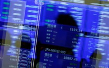 Phố Wall giảm cùng giá dầu, trái phiếu tiếp tục bị bán tháo