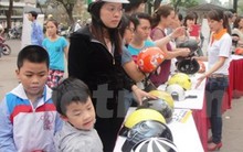 Mũ bảo hiểm trẻ em: Sức mua tăng vọt, hàng nội chiếm ưu thế