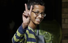Ahmed Mohamed tiếp tục nhận được lời mời từ MIT, Reddit, Autodesk, NASA