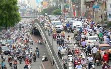 Đề nghị tạm dừng thu phí sử dụng đường bộ với xe máy: Dân vui mừng,địa phương lo lắng