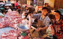 Điện, xăng cùng tăng giá: Lo giá cả leo thang