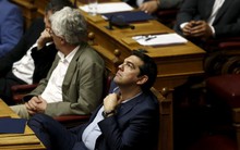 ​Hàng ngàn dân Hy Lạp lại biểu tình phản đối gói nợ mới