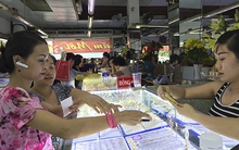 Mua vàng vía Thần Tài, mỗi nơi mỗi giá