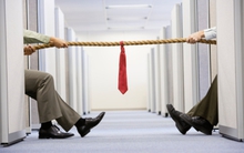 Chứng khoán Phú Hưng bị tố cáo bán “chui” cổ phiếu của khách hàng