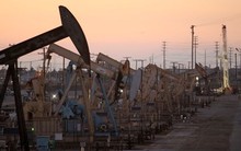 Giá dầu mỏ tại thị trường châu Á đảo chiều giảm mạnh