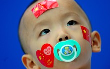 Trung Quốc chính thức bỏ chính sách 1 con