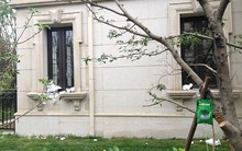 Tá hỏa khi phát hiện tường biệt thự cao cấp được  xây bằng nhựa xốp dễ cháy