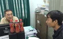 Hội BVQLNTD Cần Thơ từ chối nhận chai trà thảo mộc bị lợn cợn