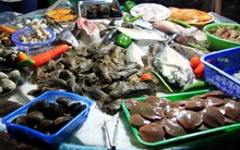 Sức mua lớn, hải sản tăng giá dịp nghỉ lễ