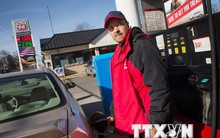 Các tập đoàn dầu khí Mỹ vẫn có lãi bất chấp đà rơi của giá dầu