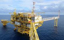 Vietsovpetro cắt giảm 400 người, mất cân đối 230 triệu USD vì giá dầu giảm