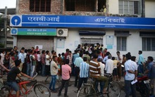 Ấn Độ náo loạn vì đổi tiền