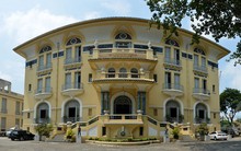 Cận cảnh dinh thự của huyền thoại địa ốc Sài Gòn xưa