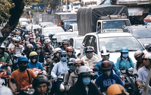 Clip: Những ngày này ai cũng phải kêu trời "Chuyện gì ở trung tâm Sài Gòn thế, kẹt xe gì mà kẹt vô lí thế?"