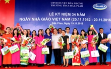 Vinamilk mang sữa học đường đến trẻ em Đắk Nông