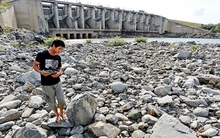 Dân khóc vì thủy điện làm “đúng quy trình”