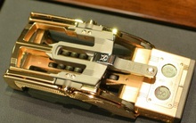 17 món hàng từ siêu xe tới ghế toilet: Sang chảnh và đắt đỏ nhất thế giới